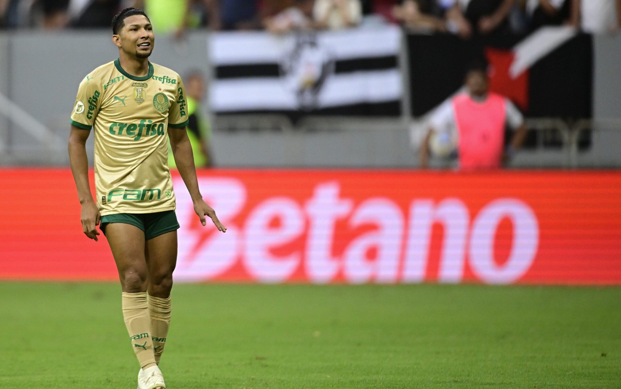 Rony, atacante do Palmeiras (Foto: Mateus Bonomi/AGIF)