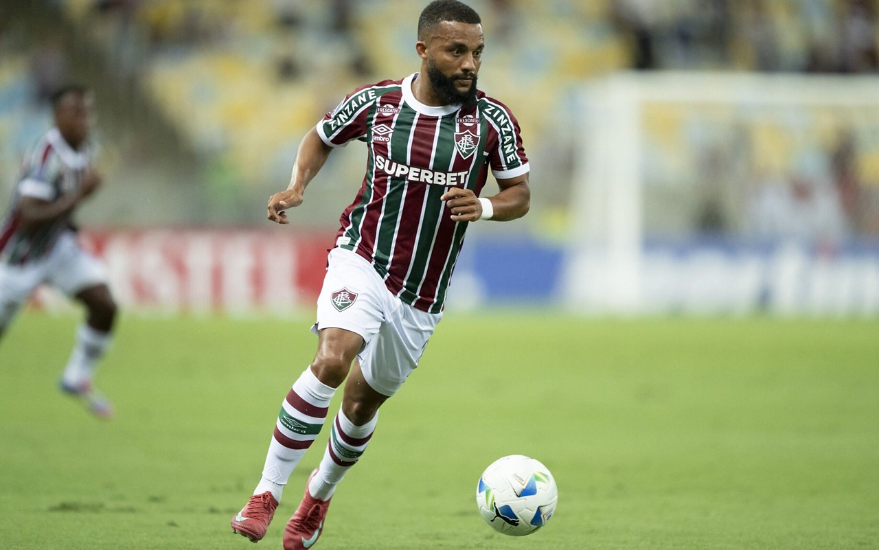 Samuel Xavier em campo pelo Fluminense (Foto: Jorge Rodrigues/AGIF)