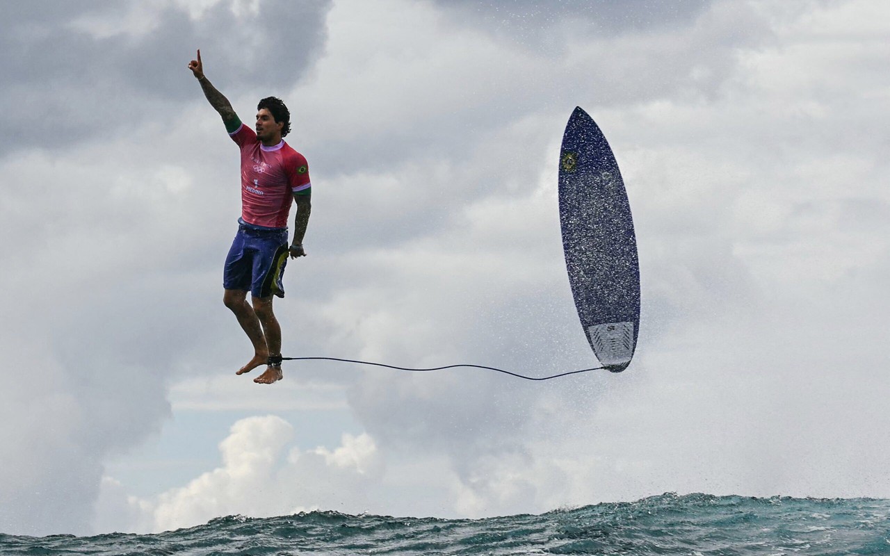 Gabriel Medina nos Jogos Olímpicos de Paris 2024 (Foto: Jerome BROUILLET / AFP)