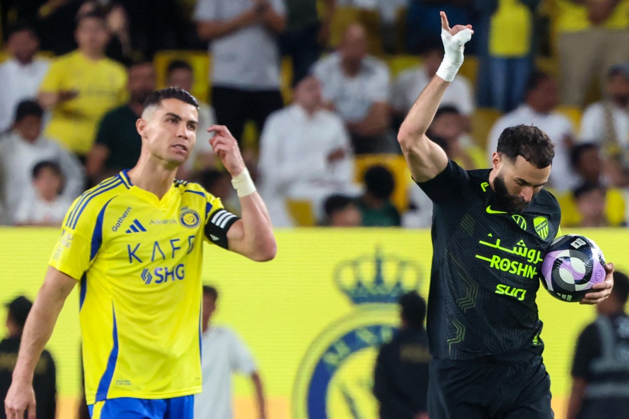 Cristiano Ronaldo e Benzema estão frente a frente nesta terça-feira (19/8) pela Supercopa Saudita