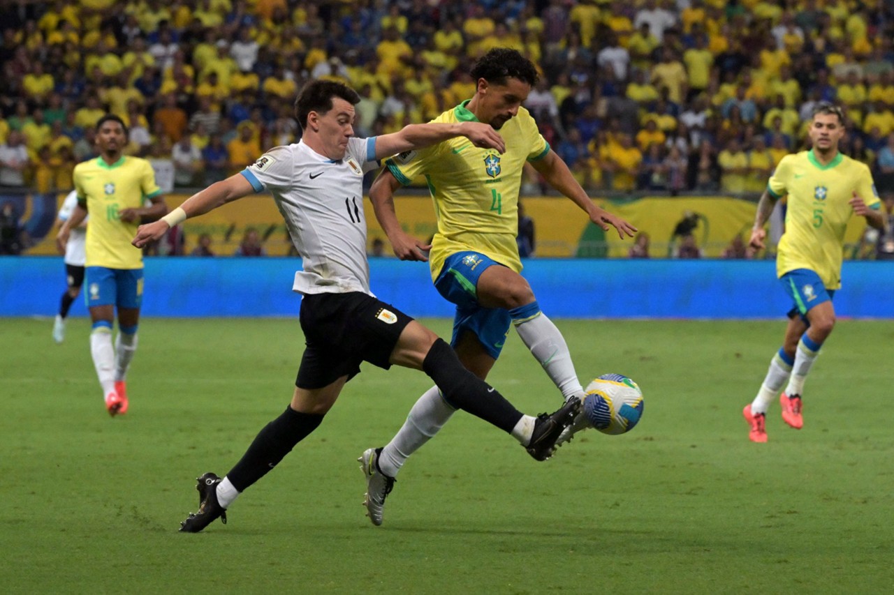 Brasil e Uruguai ficaram no empate em 1 a 1 na noite desta terça-feira (19/11) na Arena Fonte Nova