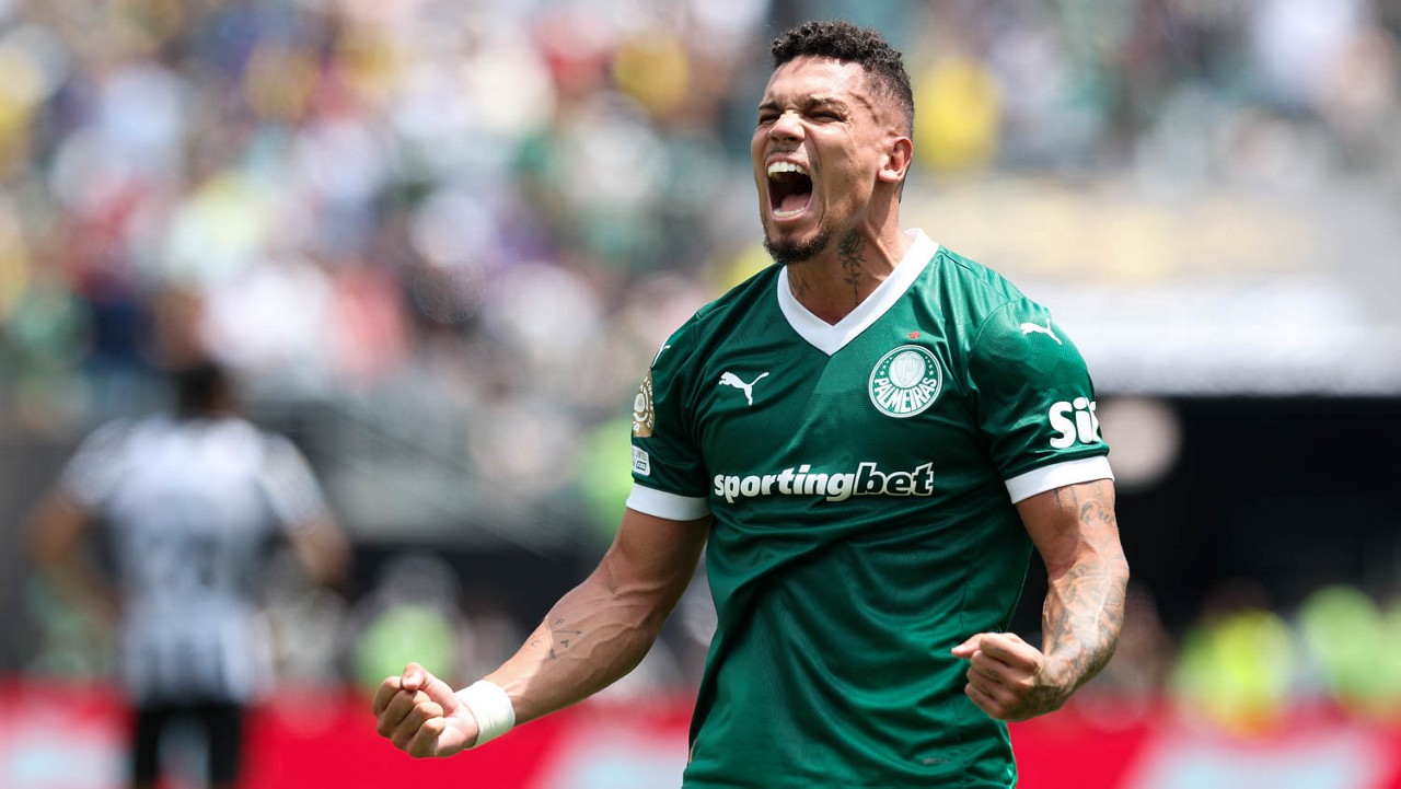 Paulinho, ex-Galo, já fez sua contratação ser "paga" com gol milionário no Mundial