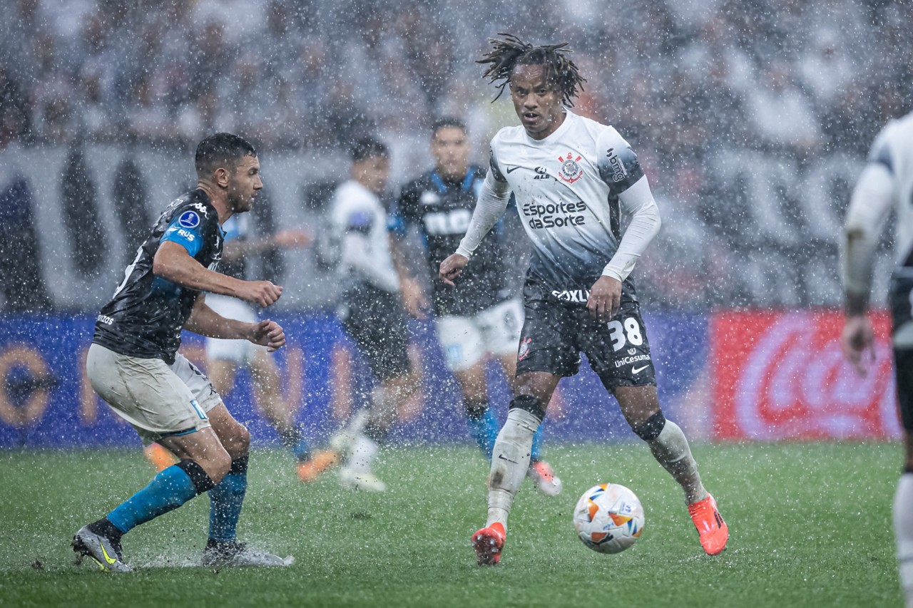 Corinthians enfrentou o Racing no Itaquerão pela semifinal da Sul-Americana