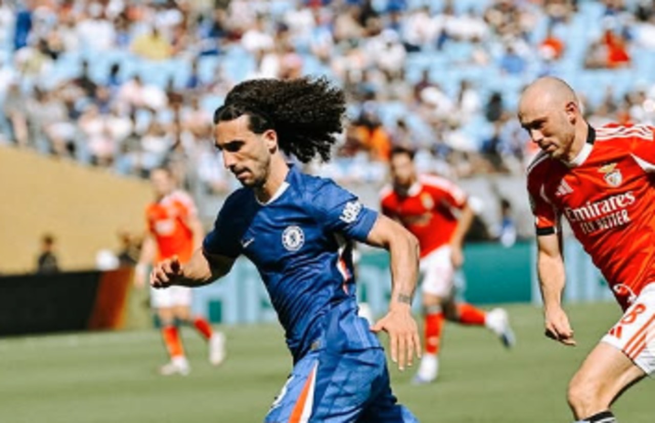 Aos 26 anos, o espanhol Cucurella entra no hall dos melhores laterais do mundo