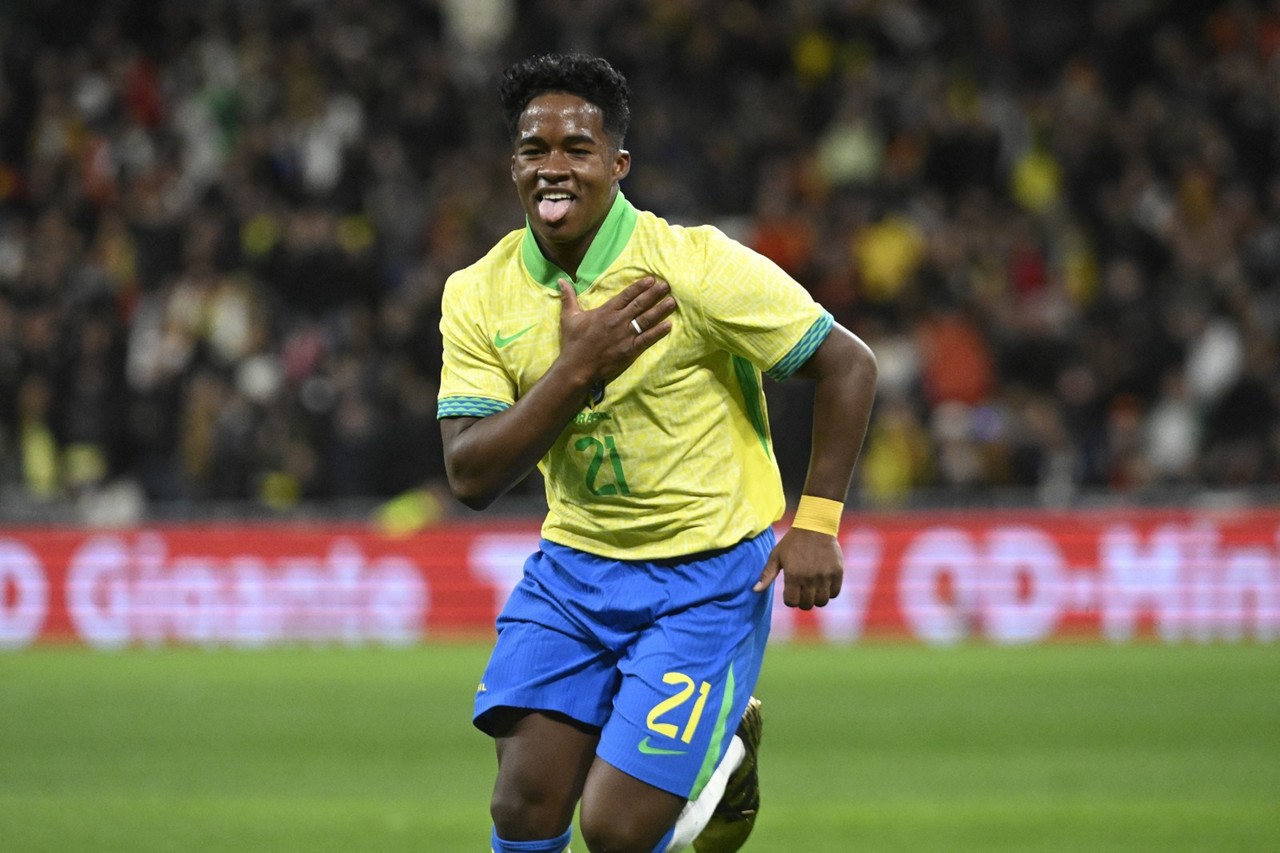 Endrick vai ganhar titularidade na partida do Brasil contra o Paraguai
