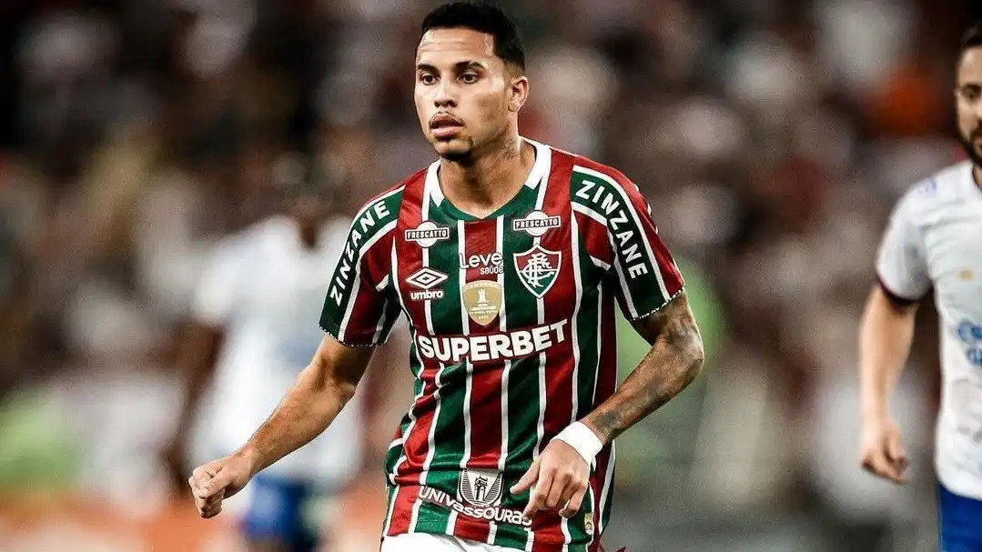 Alexsander assina com o Al-Ahli