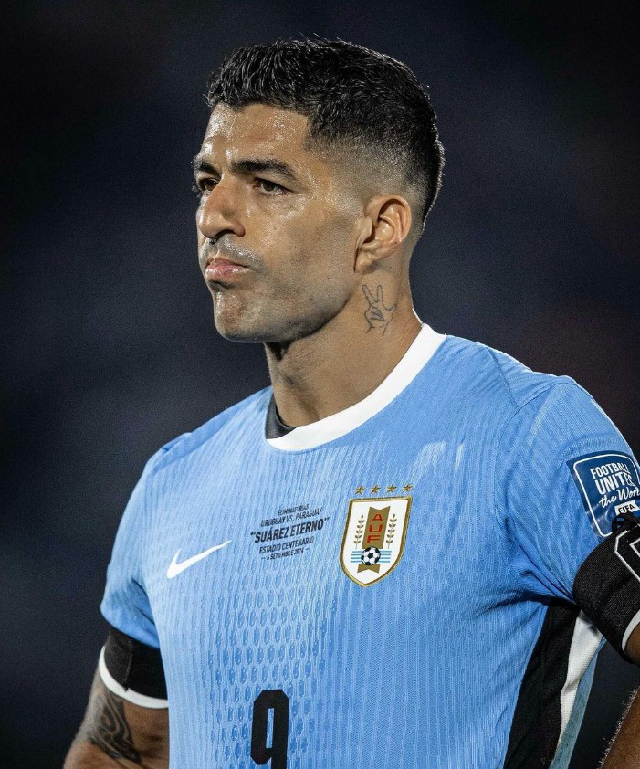 Suárez se despediu da seleção uruguaia contra o Paraguai