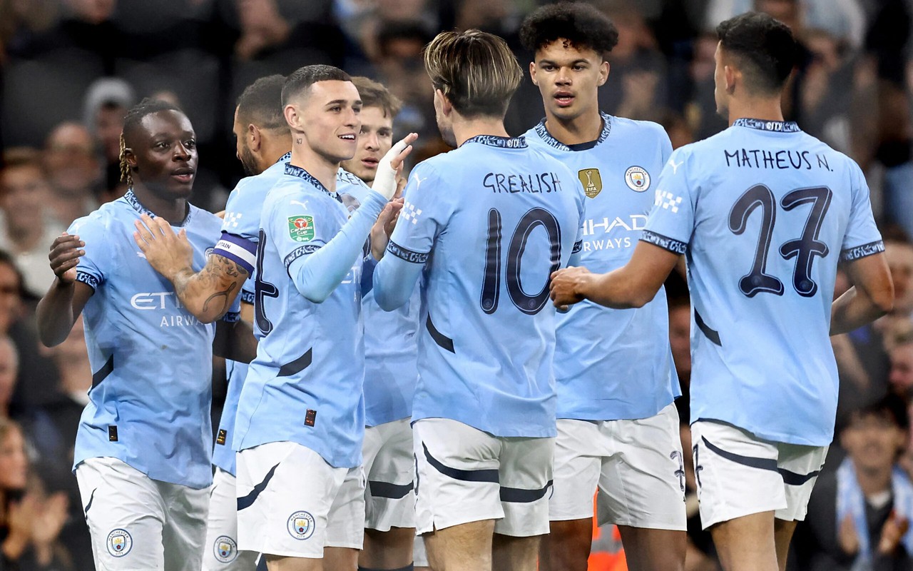 Manchester City sofre contra lanterna, mas vira com gol aos 50 do 2º tempo e lidera