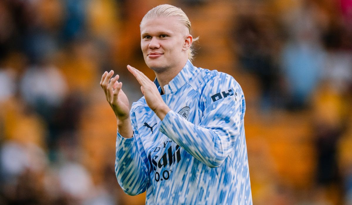 Haaland, o atacante norueguês Erling Haaland, marcou dois gols na partida