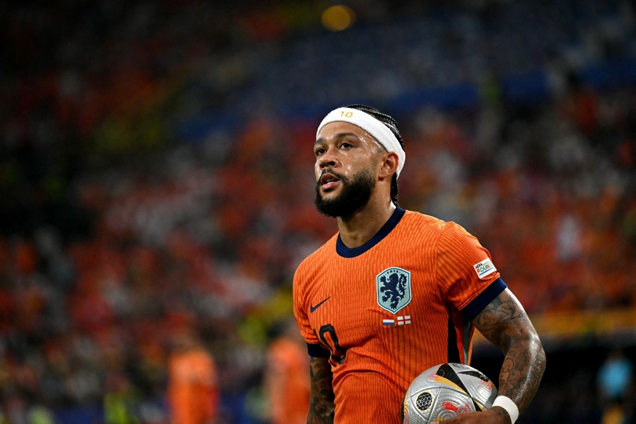 Depay é  jogador da seleção da Holanda