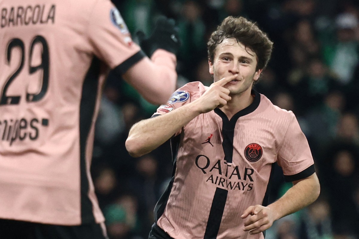 O português João Neves marcou um dos gols do PSG