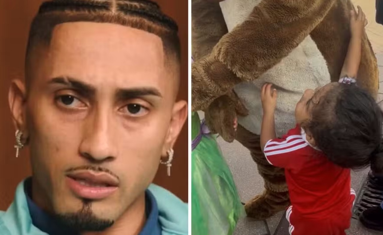 Raphinha acusa a Disneyland de Paris de discriminação racial contra o filho
