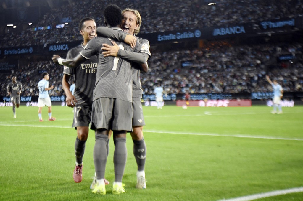 Jogadores do Real Madrid comemoram gol contra o Celta 