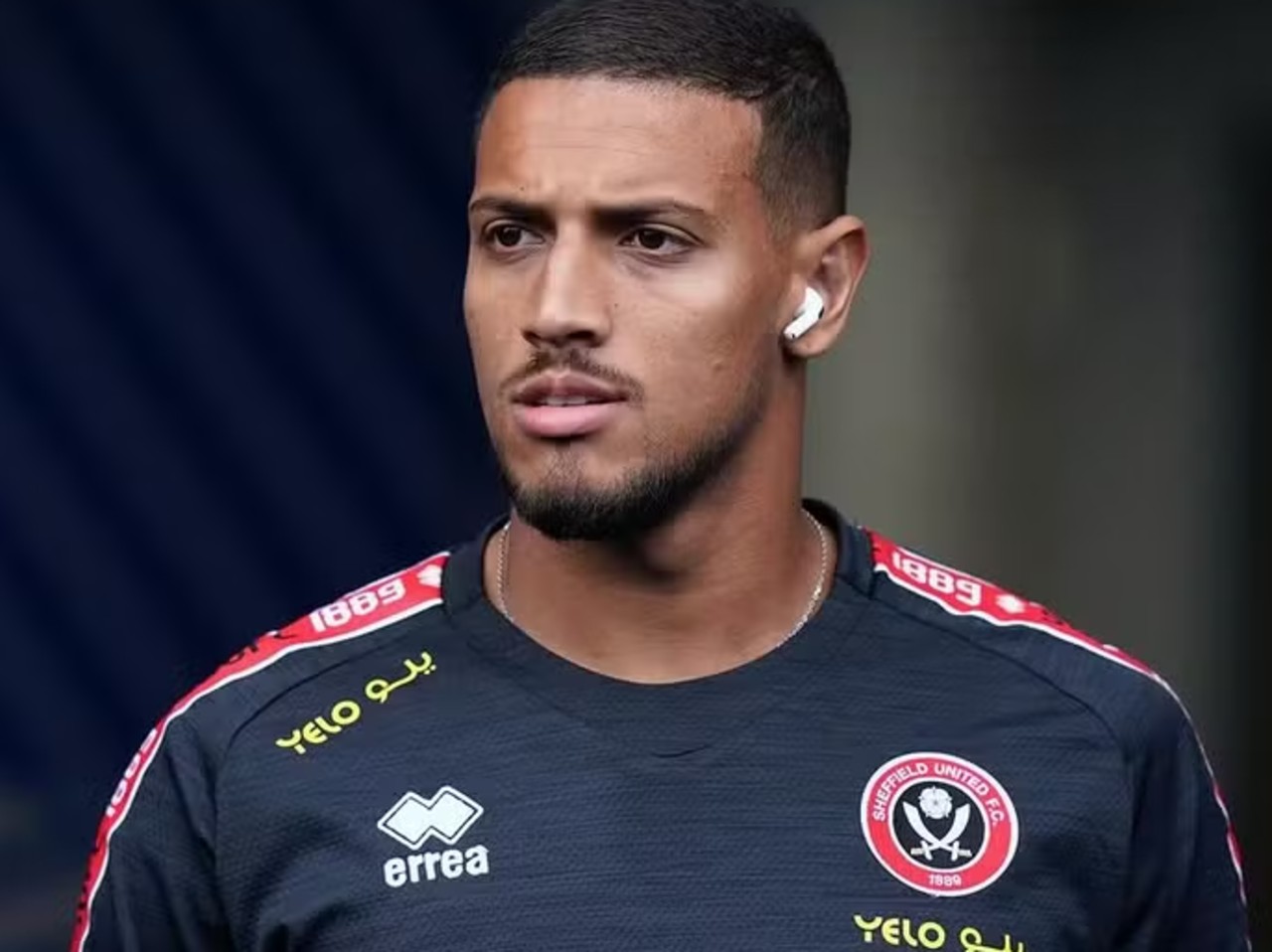 O brasileiro Vini Souza está em jogo decisivo neste sábado (24) na Inglaterra