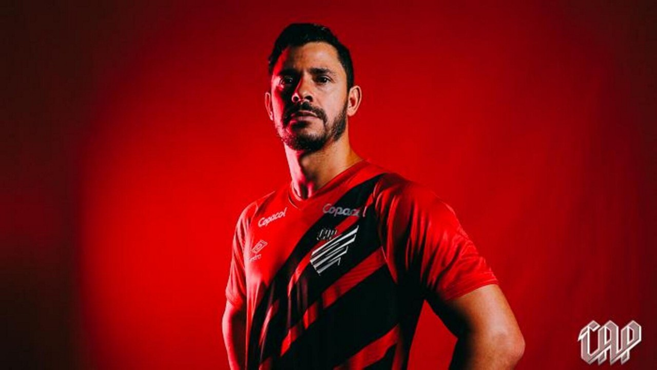 Giuliano foi revelado no Paraná Clube, rival do Furacão