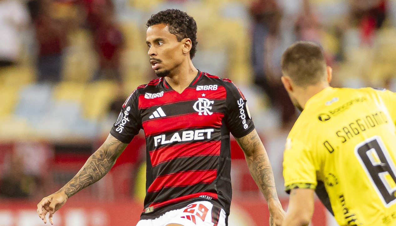 Allan foi contratado pelo Flamengo em meados de 2023 em negociação com o Atlético  