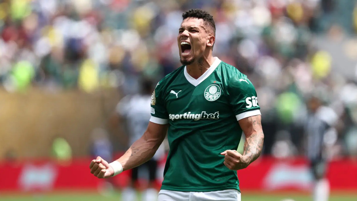 Paulinho fez o gol da classificação do Palmeiras às quartas de final do Mundial de Clubes