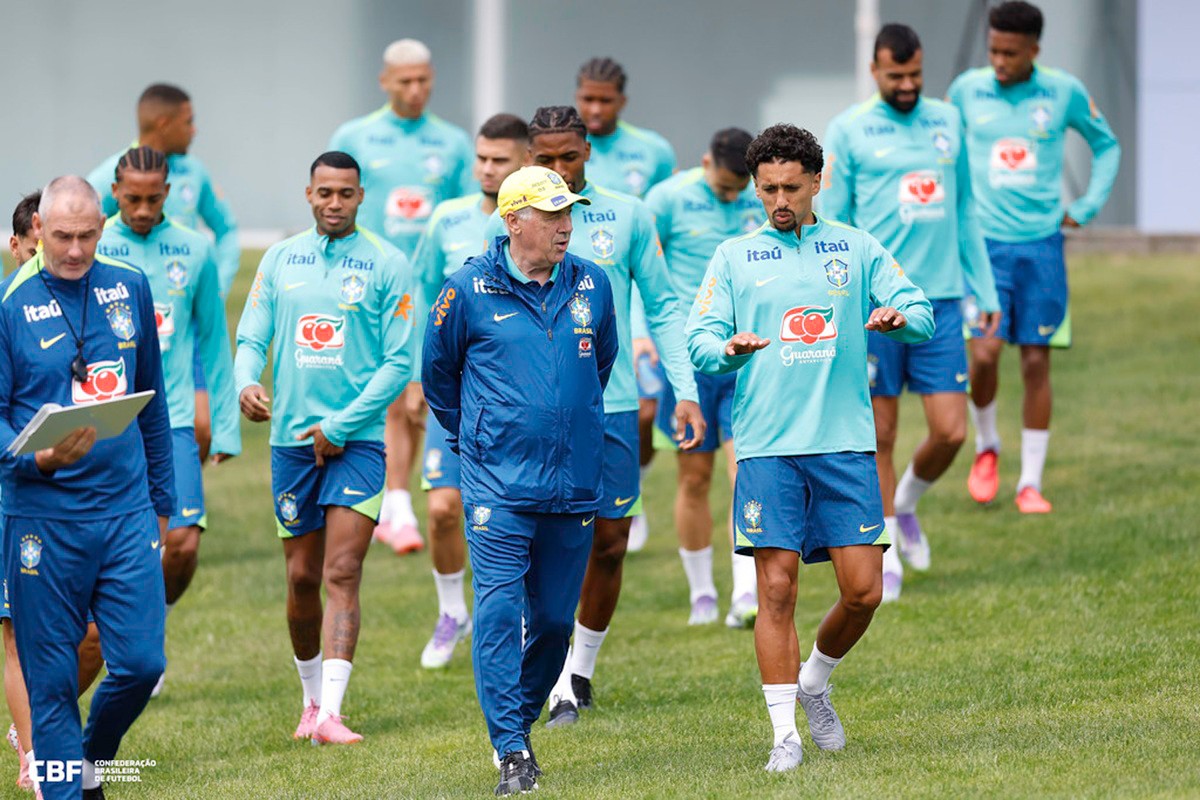 Carlo Ancelotti está avaliando jogadores para a Copa de 2026