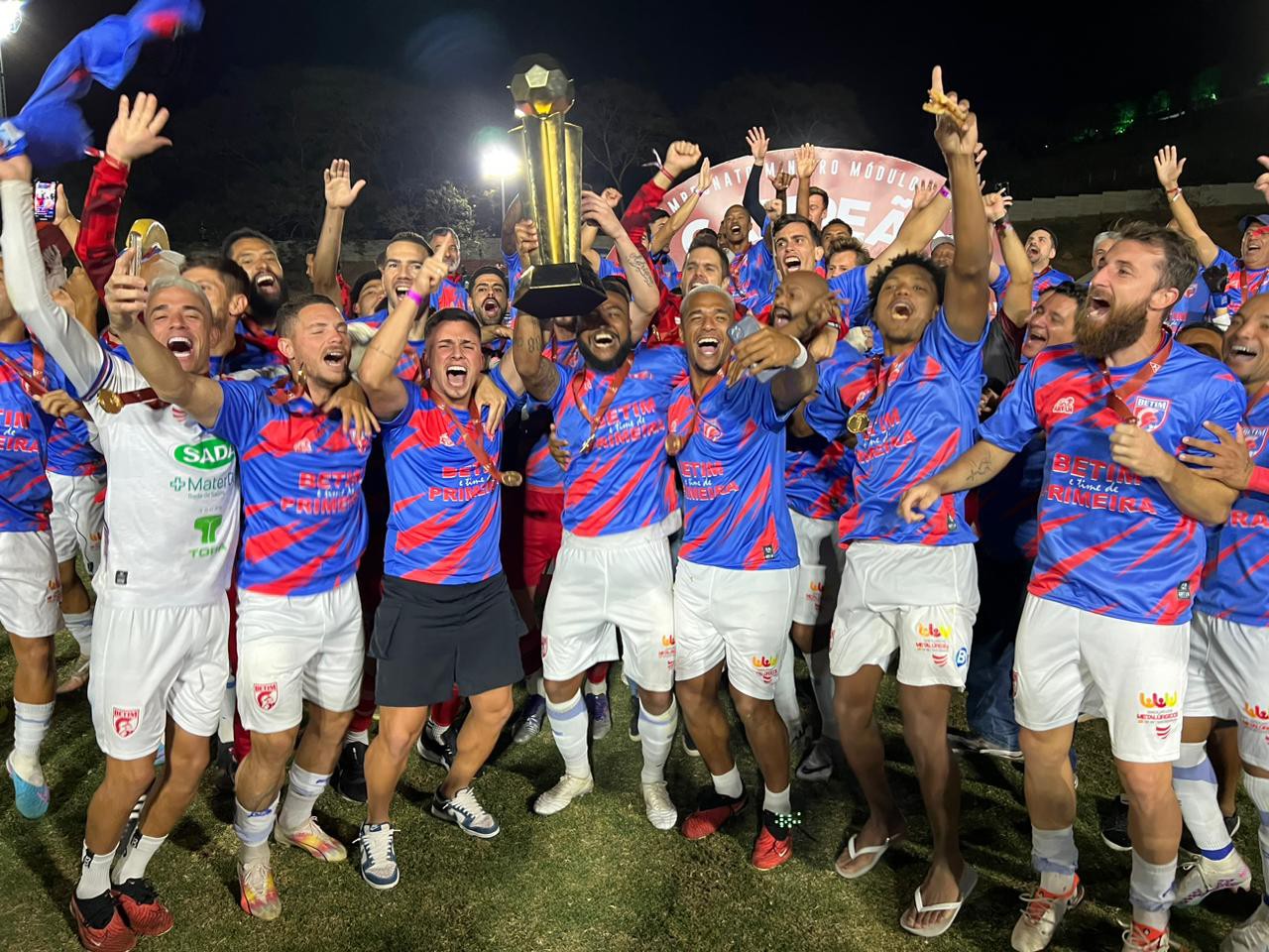 Betim venceu o Aymorés e festejou o título do Módulo 2 do Mineiro