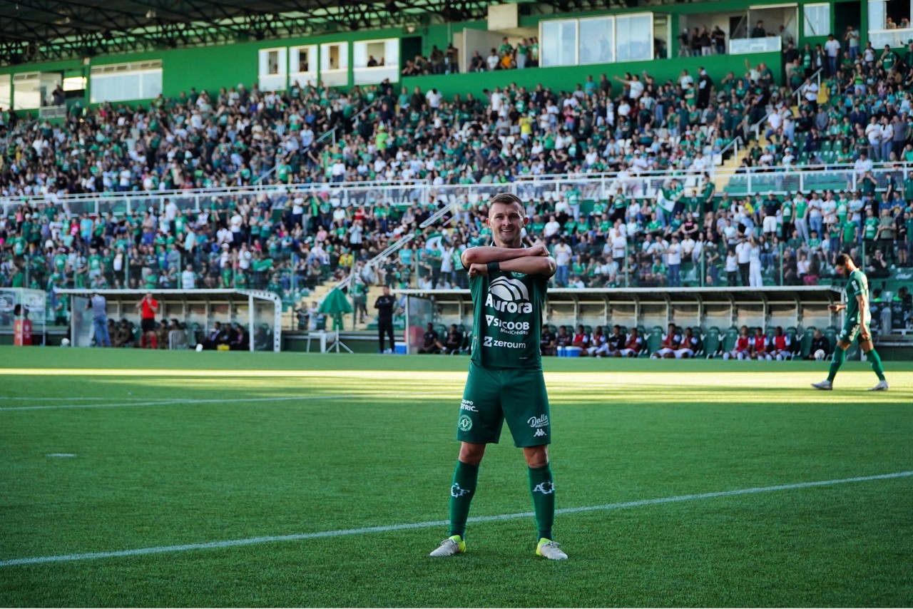 Com dois gols de Walter Clar, time venceu o Paysandu por 2 a 0