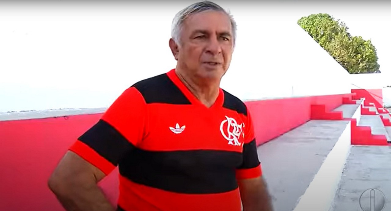 Reinaldo vestiu a camisa do Flamengo na década de 80
