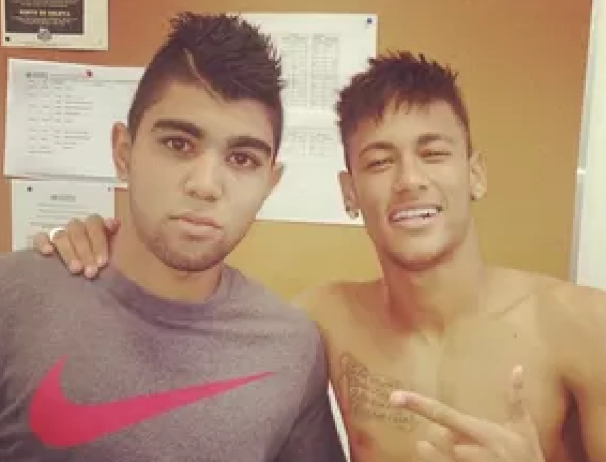 Gabigol e Neymar jogaram juntos no Santos 