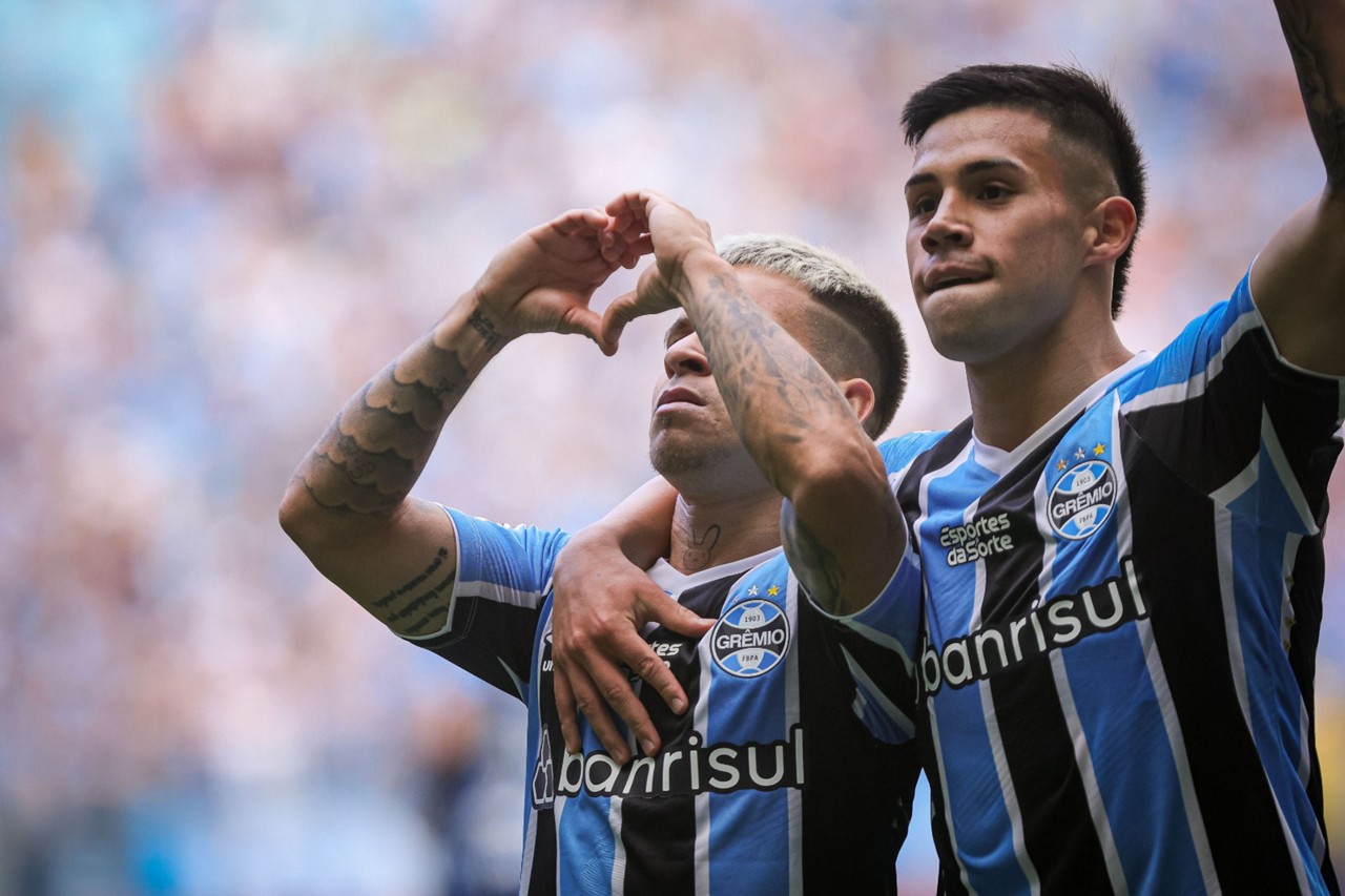 Grêmio vence de virada após duas derrotas seguidas