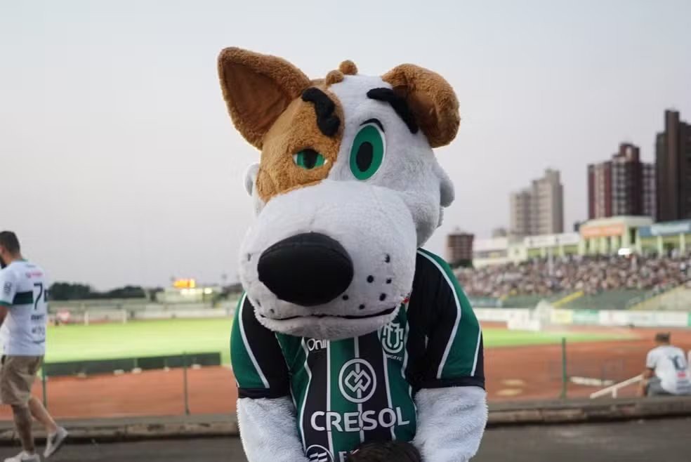 Dogão, mascote do Maringá 