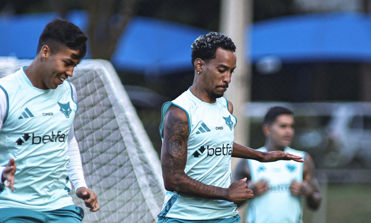 Matheus Pereira durante treinamento do Cruzeiro na Toca da Raposa