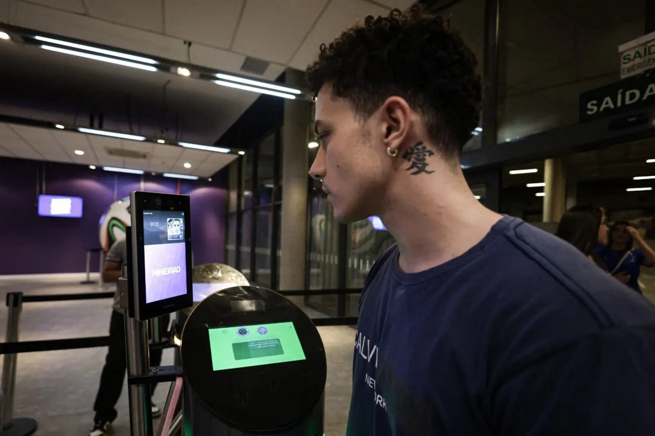 Mineirão fez os primeiros testes da biometria facial no jogo entre Cruzeiro e Bahia