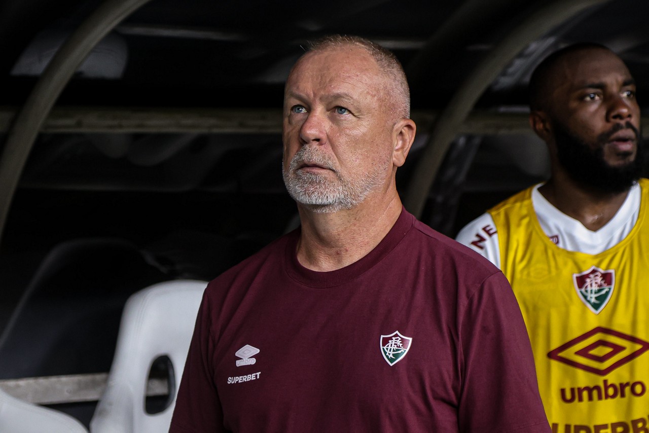Técnico Mano Menezes foi demitido do Fluminense logo na primeira rodada 
