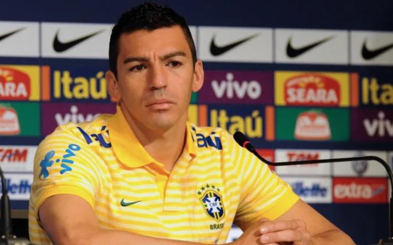 Ex-zagueiro Lúcio sofreu acidente doméstico e está internado em Brasília