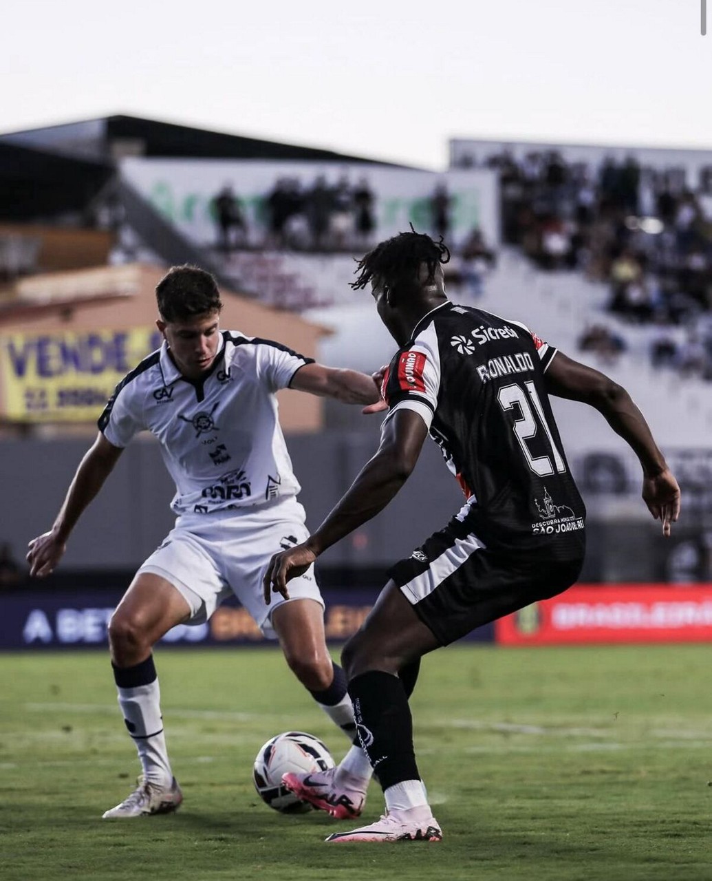 Em uma virada dramática nos acréscimos, o Remo venceu o Athletic por 2 a 1