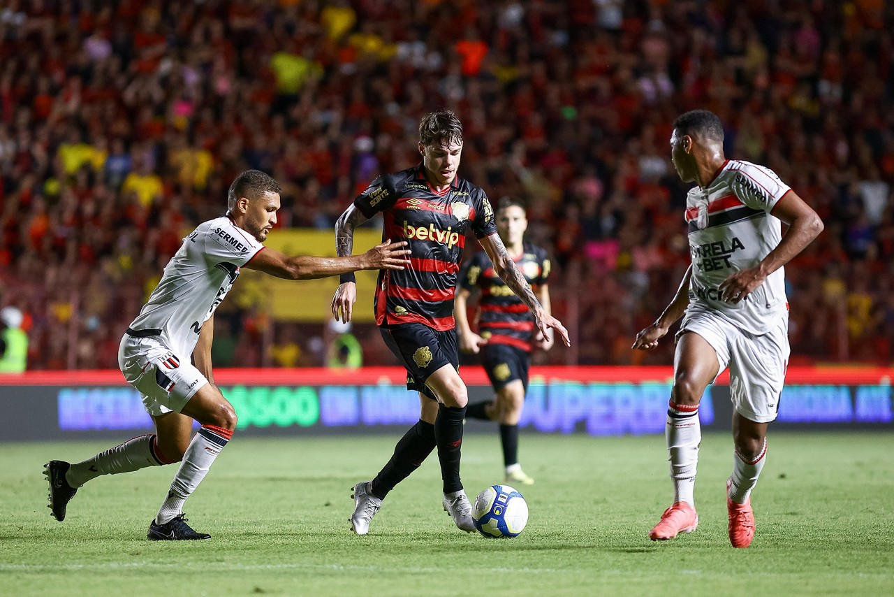 Sport ficou mais próximo do acesso após o triunfo diante do Botafogo