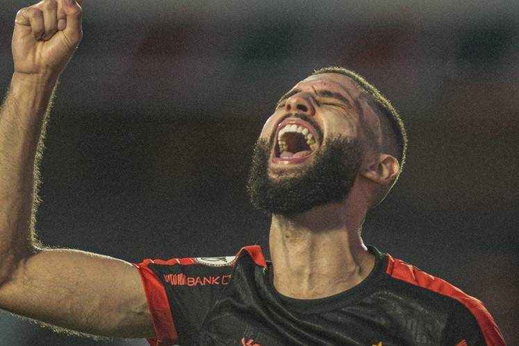 Com gol de Wagner Leonardo na etapa complementar, o Vitória saltou para os 21 pontos
