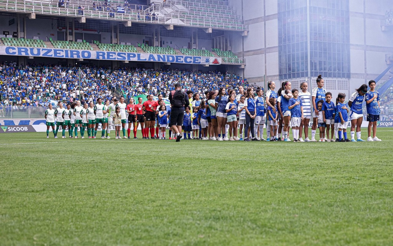 Torcida do Cruzeiro festeja na Arena Independência. (Foto: Cris Mattos/ Staff Images Woman/ CBF)