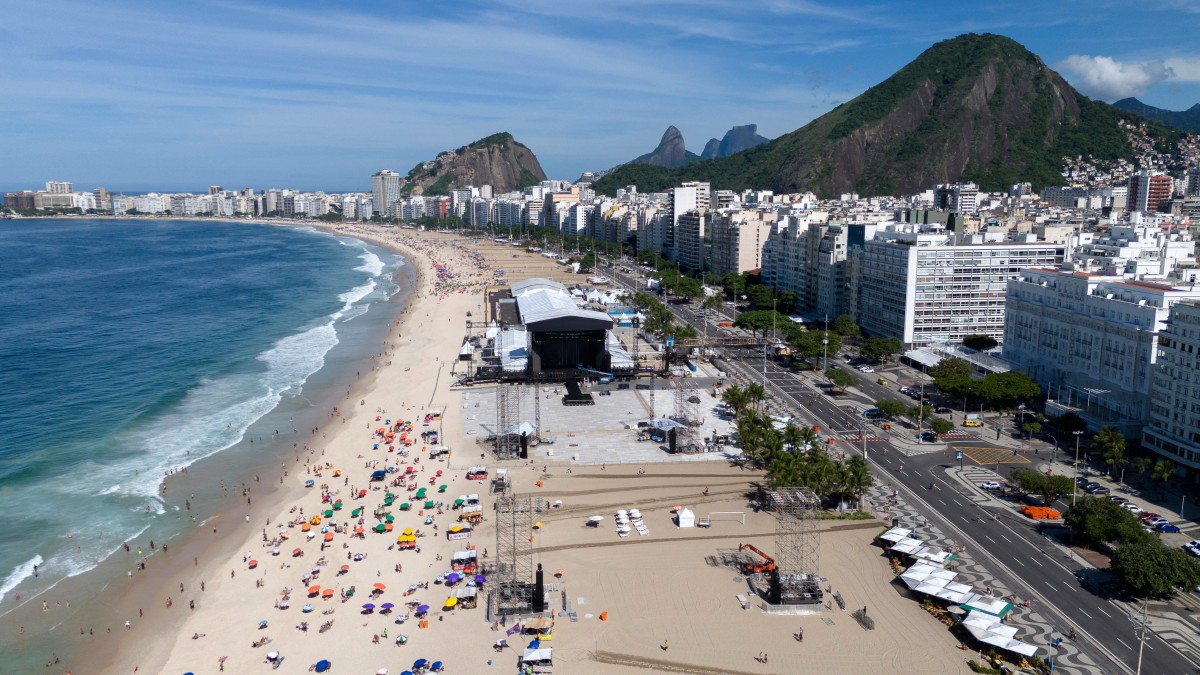 Aerial view of the stage for the show of US singer Lady Gaga at Copacabana Beach in Rio de Janeiro, Brazil, on April 27, 2025. Lady Gaga will perform a free mega-concert on May 3 on Rio de Janeiro's Copacabana Beach. (Photo by Pablo PORCIUNCULA / AFP)
