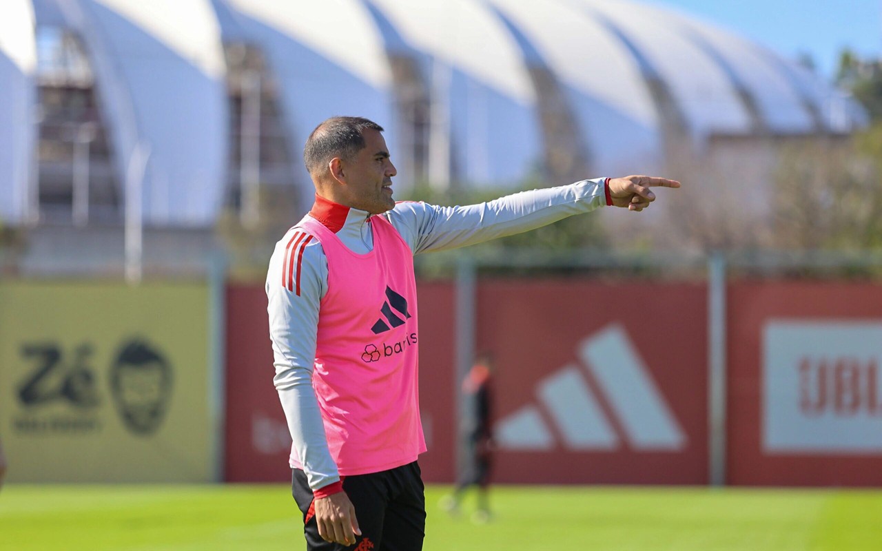 Gabriel Mercado aponta, o retorno, é logo ali (Foto: Ricardo Duarte/SC Internacional)