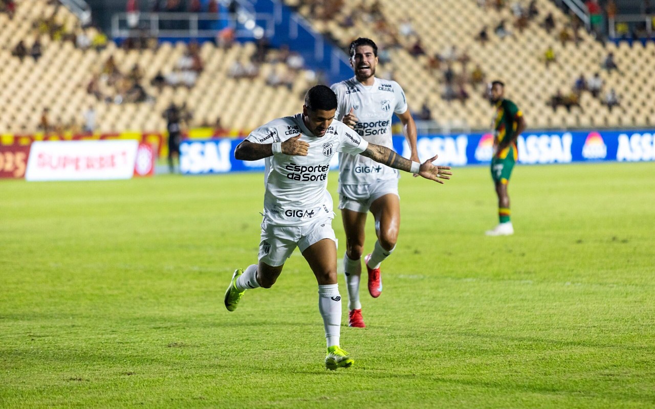 Galeano na partida entre Sampaio Corrêa e Ceará, pela Copa do Nordeste (Foto: Felipe Santos/Ceará SC)