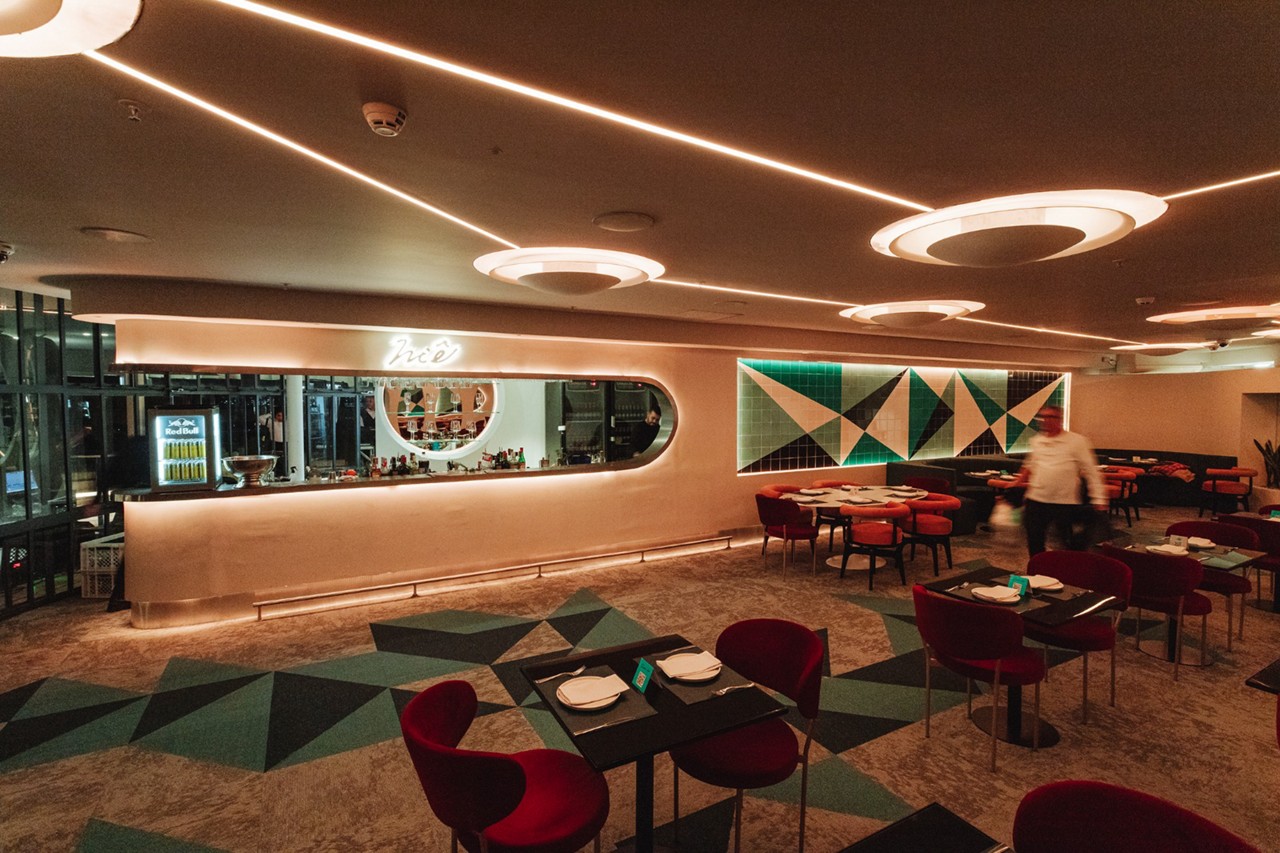 No topo do icônico arranha-céu projetado por Oscar Niemeyer na Praça Sete, o Terraço Niê surge como a mais nova experiência gastronômica e cultural de Belo Horizonte