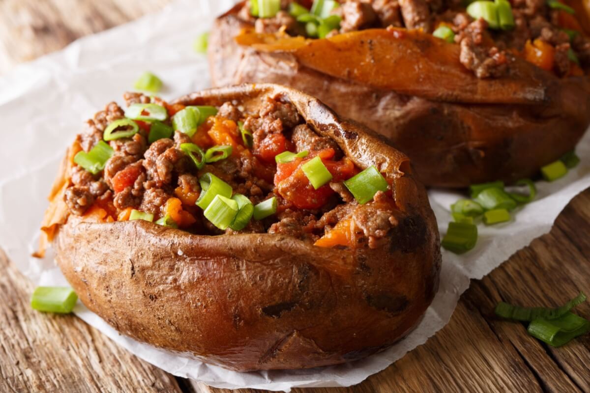 Batata-doce recheada com carne moída