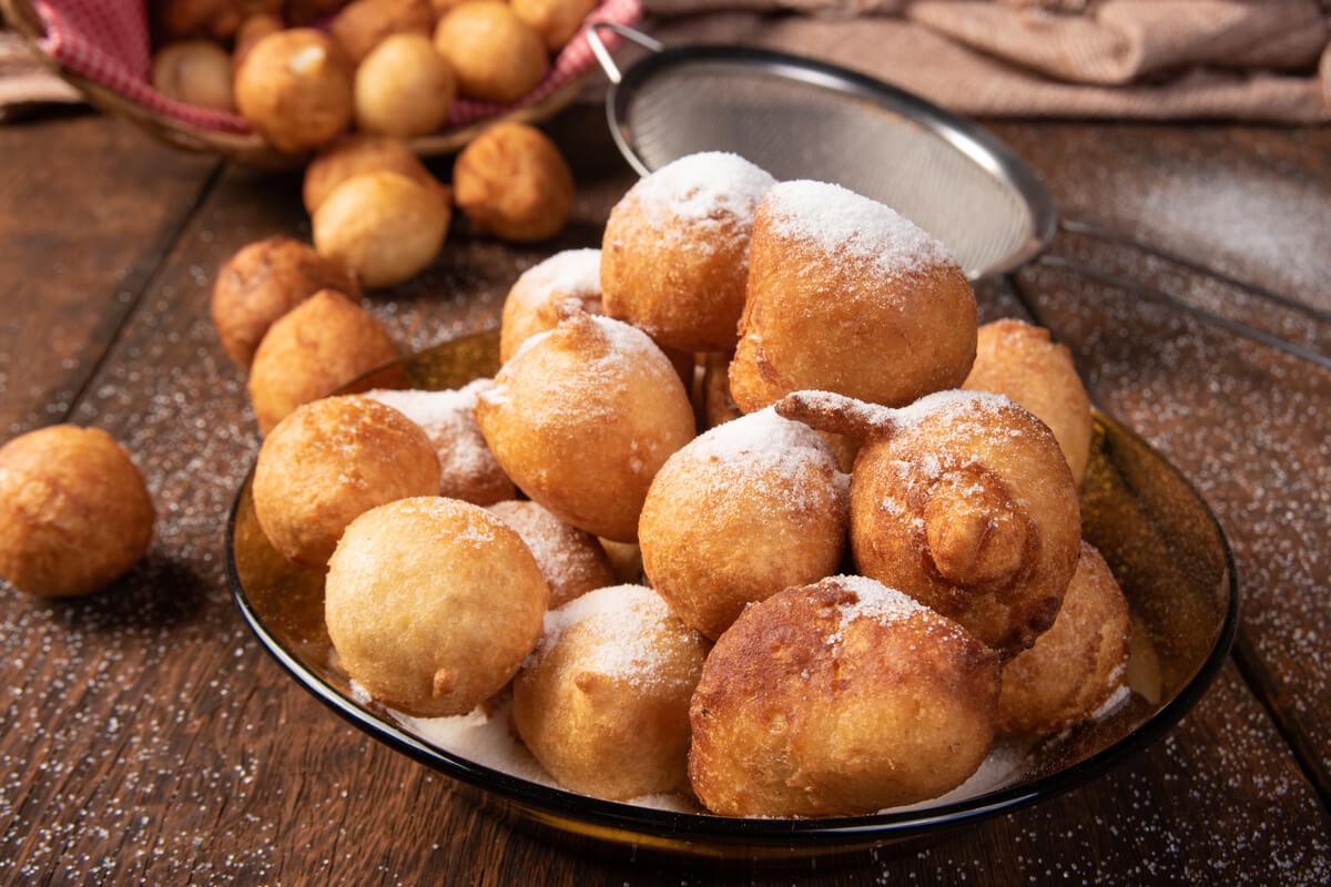 Bolinho de chuva com banana