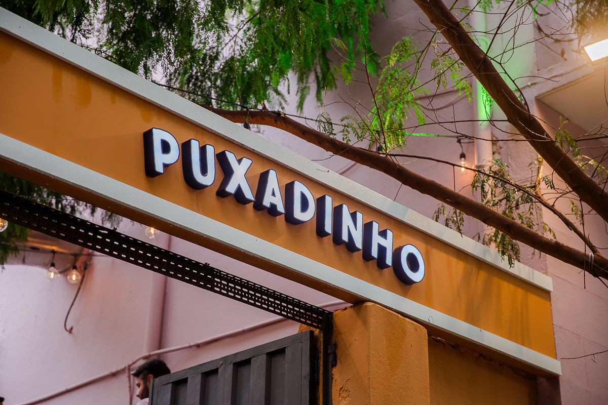 Cozinha Santo Antônio celebra 5 anos com festa no quintal, inaugurando o Puxadinho, seu novo bar de espera