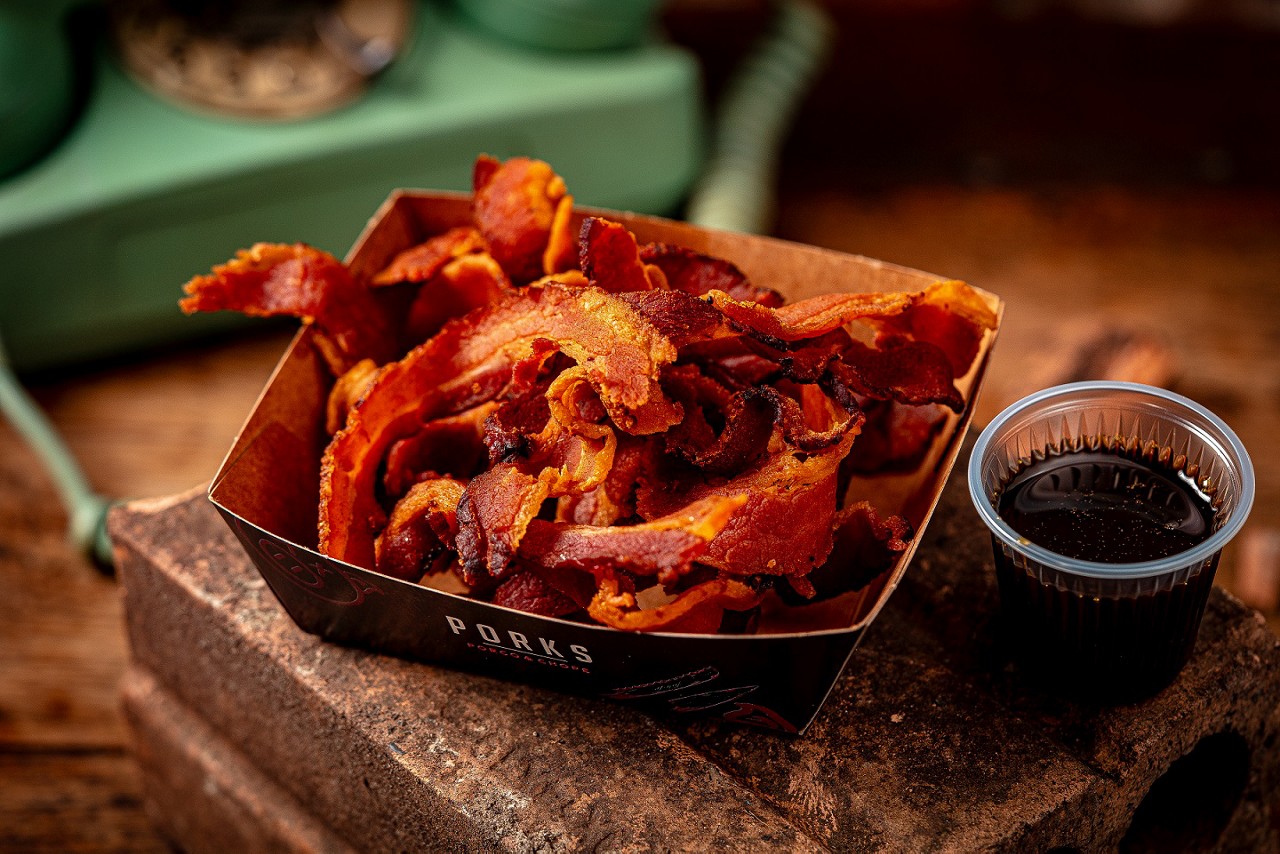Porks: tiras de bacon crocante cobertas com melado de cana de açúcar