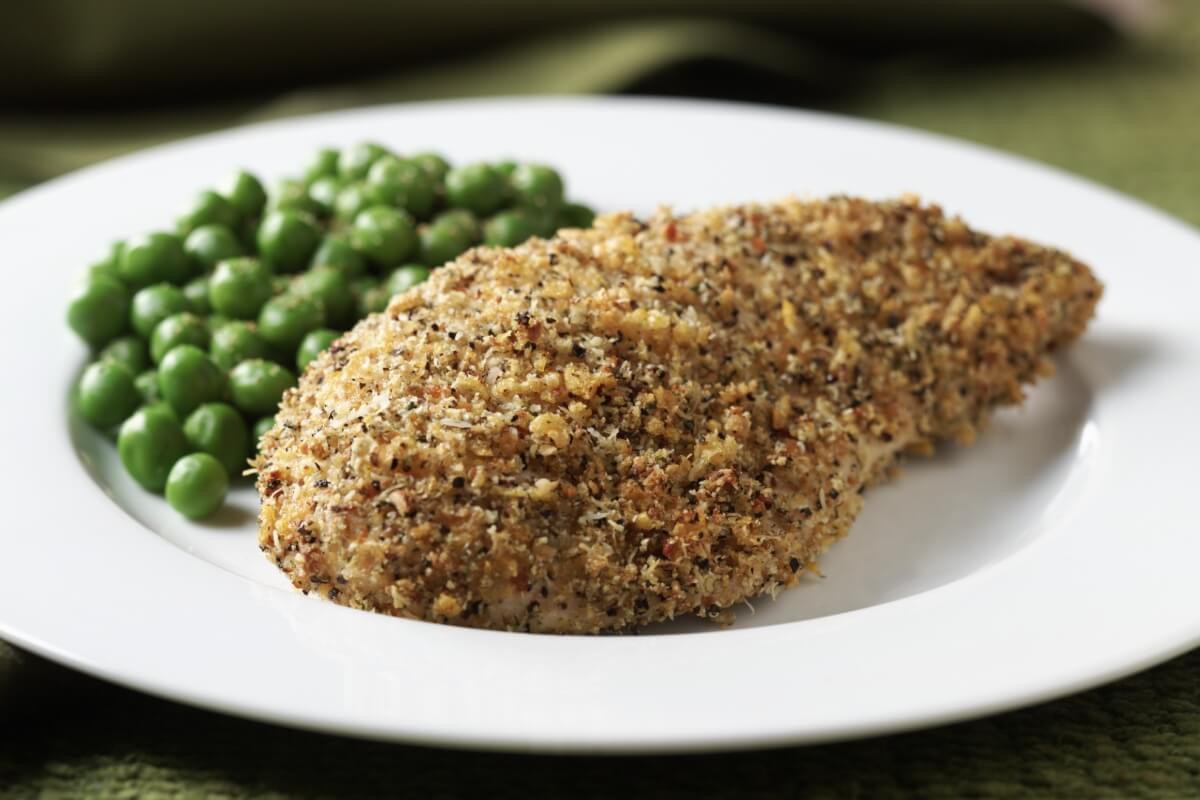 Frango com crosta de  castanha-de-caju 