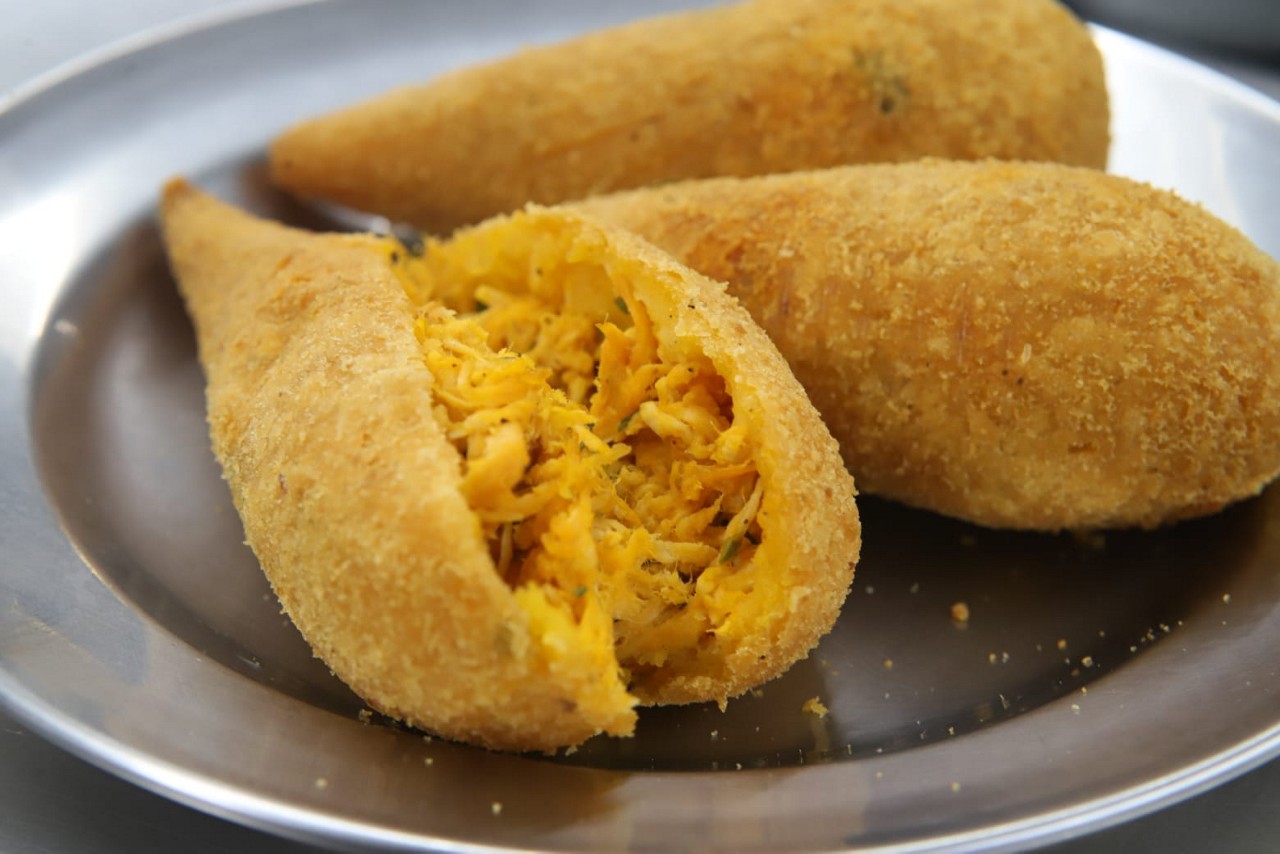 Coxinha da Pastelaria Ouvidor é um clássico