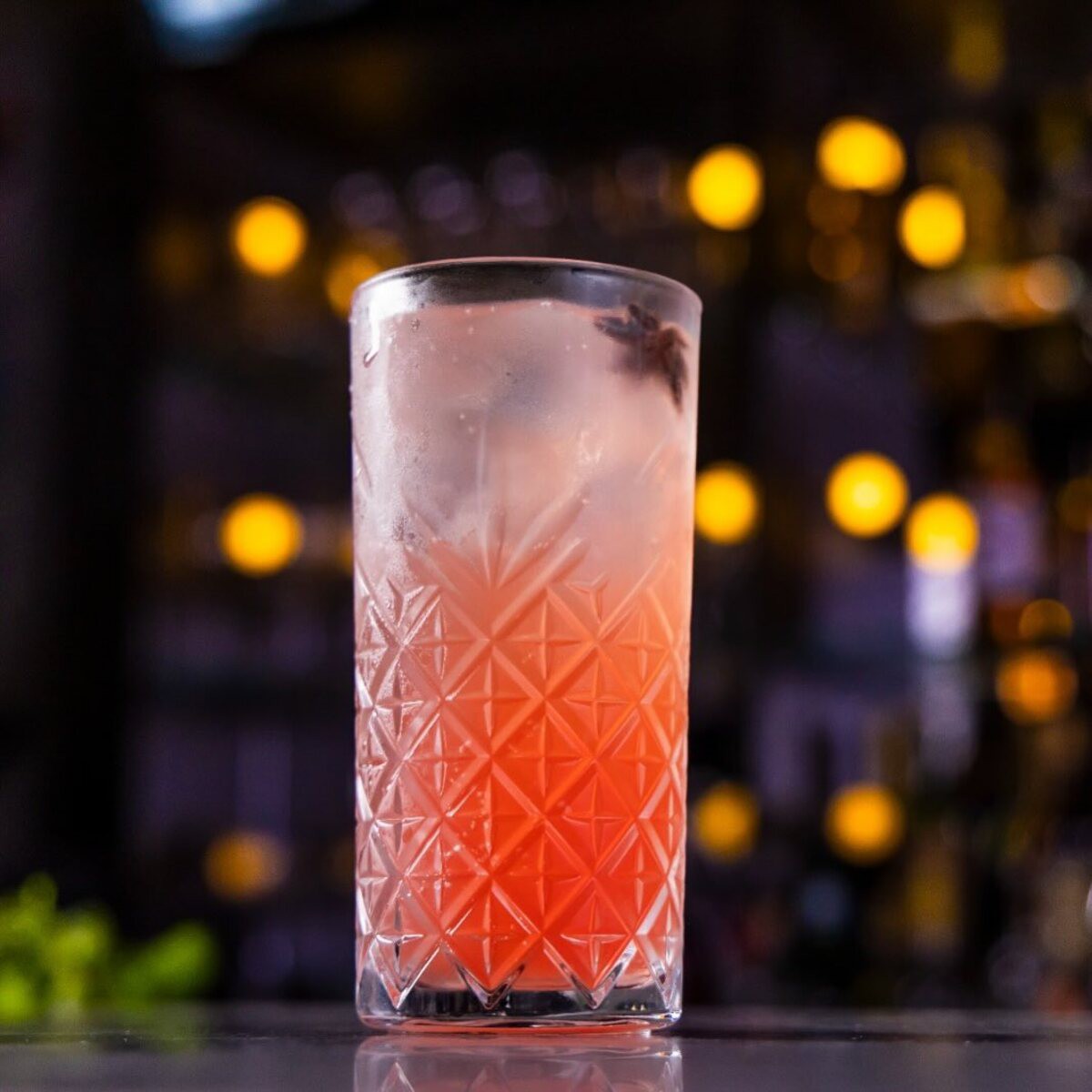 O Limoncello Spritz, da Pizza da Mooca (SP) é feito com Limoncello, Campari, Espumante e Bellini Milanês 