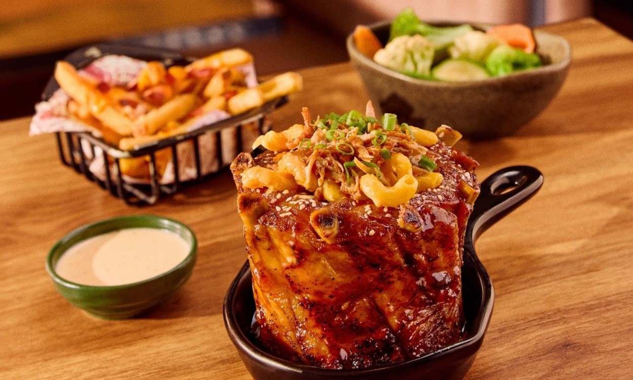 Outback oferece bebida grátis na compra da Ribs Rocker Crown