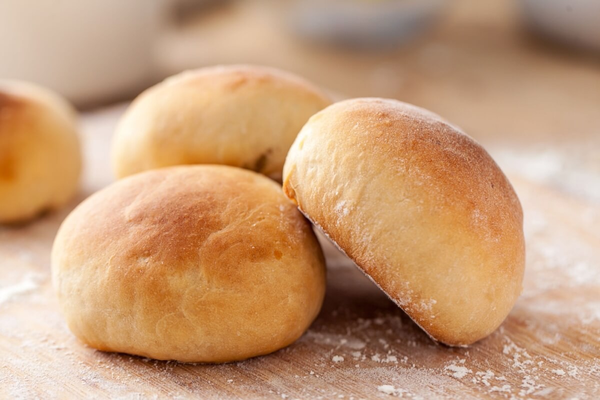 Pão de batata com requeijão cremoso