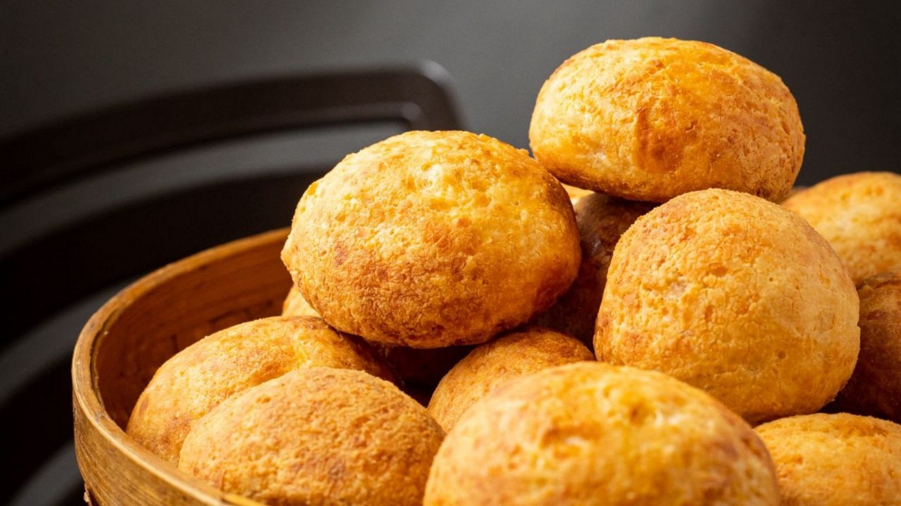 Pão de queijo do empório e restaurante Minas Demais